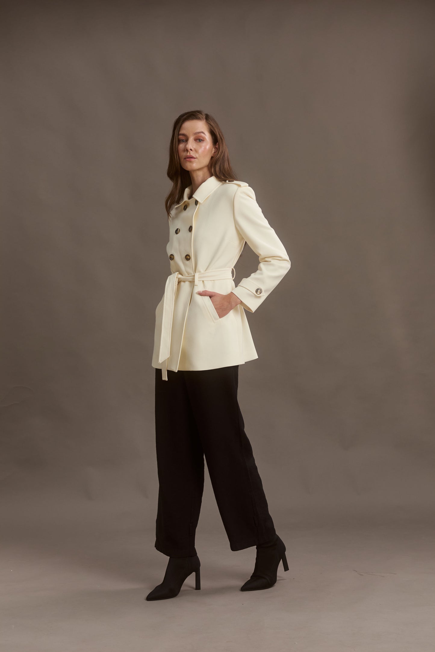 ABRIGO SAFARI COLOR IVORY
